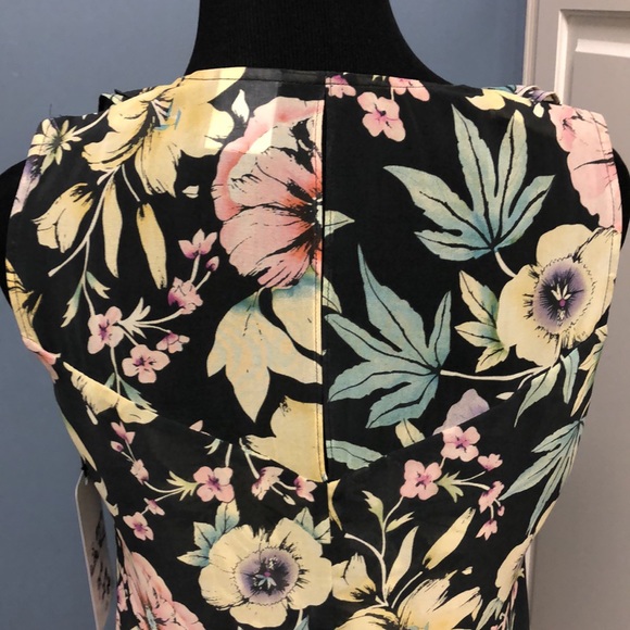 Cabi ruffle tank. - Picture 3 of 5